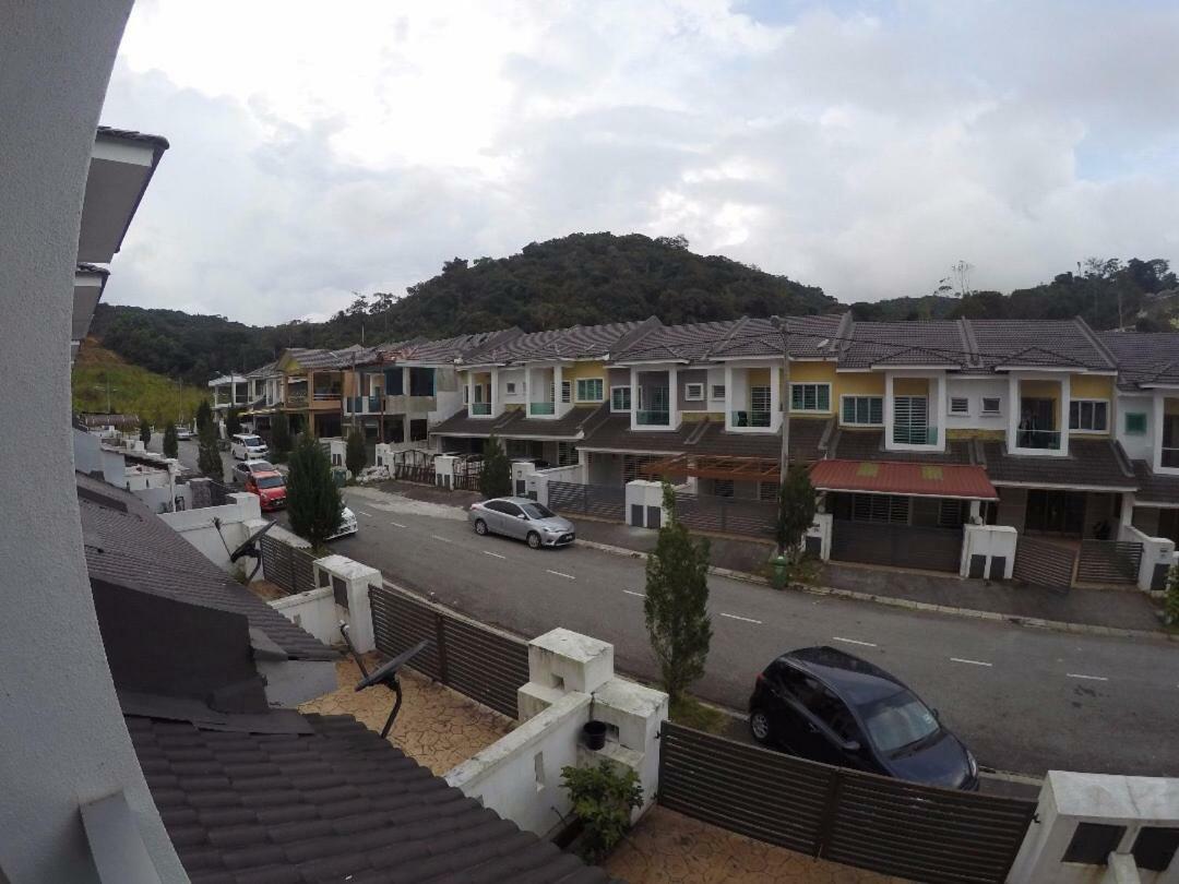 Alyaleesya Homestay Teres 브린창 외부 사진